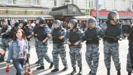 Бойцы ОМОН после посещения Жан-Жака и Джон-Донна