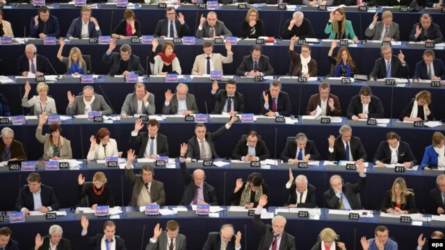 Депутаты Европарламента на заседании 11 марта 2015 года