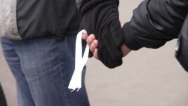 Белые ленты - символ гражданского протеста в России
