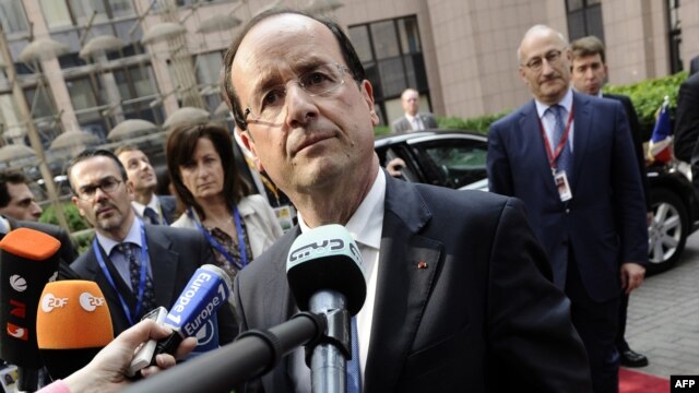 Belgium -- French President Francois Hollande arrives for a meeting of European Union leaders in Brussels, 23May2012