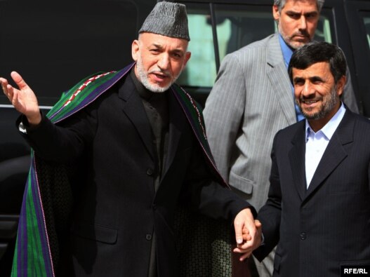 Afghan President Hamid Karzai (left) welcomes his Iranian counterpart Mahmud Ahmadinejad to Kabul.