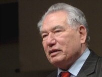Chingiz Aitmatov (epa)