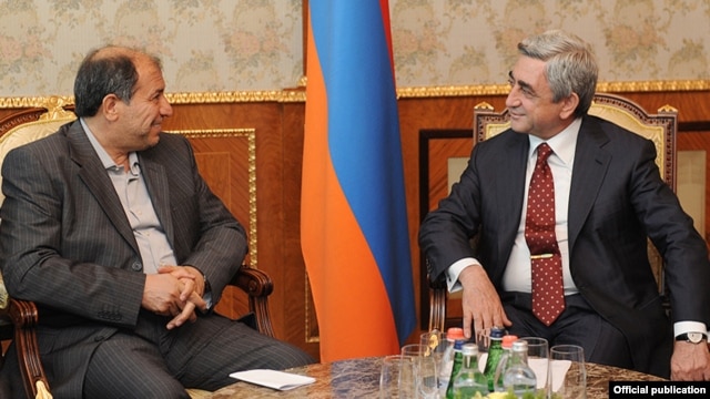 Armenia - President Serzh Sarkisian (R) meets with Iran's Interior Minister Mostafa Mohammad-Najjar in Yerevan, 9Jul2012.