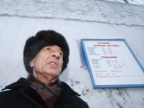 Khodorkovsky lawyer Yury Shmidt visiting his client in Chita in December 2006 (ITAR-TASS)