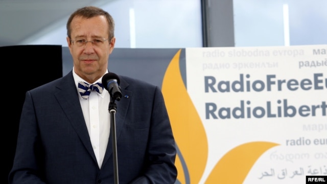 Estonian President Toomas Hendrik Ilves speaks at the opening ceremony for RFE/RL's new broadcast center in Prague.