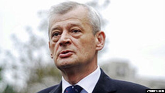 Bucharest Mayor Sorin Oprescu was widely expected to stay in his post after the voting.