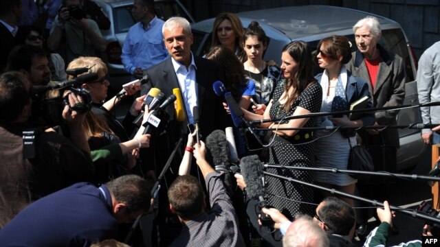 Boris Tadić daje izjavu novinarima nakon glasanja 20. maj 2012.