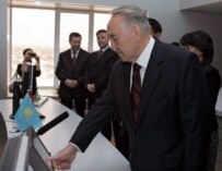 Kazakh President Nazarbaev starting the Atasu-Alashenkou pipeline between his country and China on 15 December