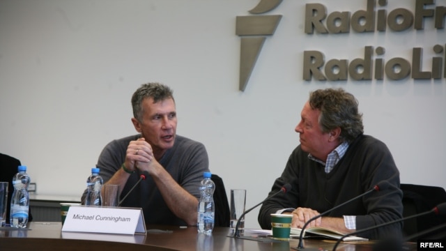 Michael Cunningham (left) discussing "By Nightfall'' at RFE in Prague.
