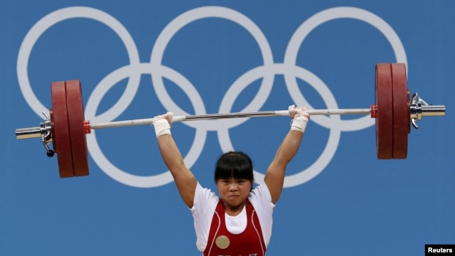 Kazakhstan's Zulfiya Chinshanlo won a gold medal in the women's 53-kilogram weightlifting group.