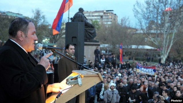 Opposition leader Levon Ter-Petrosian addresses thousands of supporters in Yerevan, Armenia, on April 8.