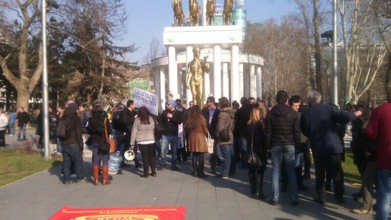 Хонорарците на протест - не станува збор за проценти туку за судбини Хонорарците на протест - не станува збор за проценти туку за судбини