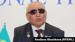 Қазақ зағиптар қоғамының президенті Байболат Әубәкіров. Астана, 14 мамыр 2015 жыл.