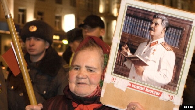 Many Russians, especially supporters of the Communist Party, continue to revere Josef Stalin.