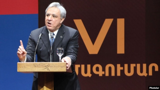 Armenia - Former Foreign Minister Vartan Oskanian addresses a Prosperous Armenia Party congress in Yerevan, 17Mar2012.