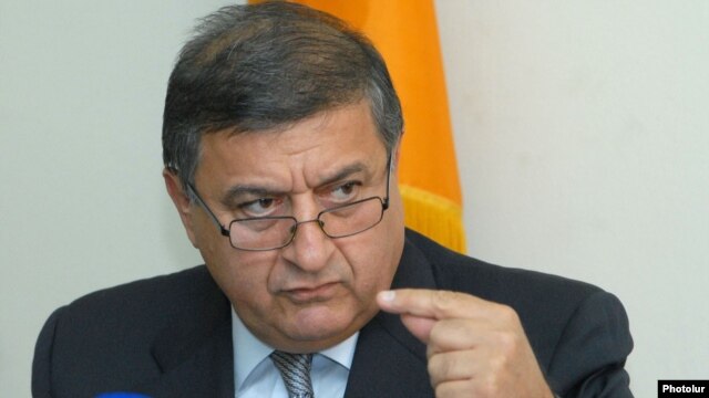 Armenia - Gagik Jahangirian, a parliament deputy from the opposition Armenian National Congress (HAK), at a news conference in Yerevan, 27Sep2012.