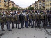 Police in Kondopoga cordon off demonstrations against local Chechens in Kondopoga on September 3 (ITAR-TASS)