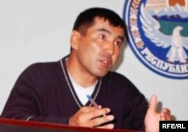“Алыш” күрөшүн Жогорку Кеңештин мурдакы депутаты, өлкөнүн улуттук олимпиада комитетинин экс-президенти маркум Баяман Эркинбаев негиздеген.