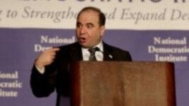 Zurab Zhvania in a 2004 photo