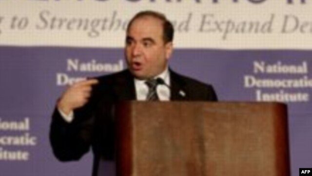 Zurab Zhvania in a 2004 photo