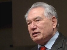 Kyrgyzstan -- Writer Chingiz Aitmatov, 20Apr2006