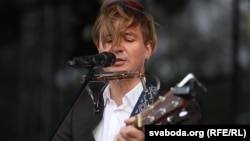 Lithuania--Lavon Volski in concert in Vilnius, June 14, 2016.