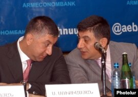 Աջից ձախ` Սարիբեկ եւ Խաչատուր Սուքիասյաններ