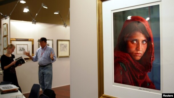 Her haunting gaze -- captured in a Pakistani refugee camp by American photographer Steve McCurry in 1984 -- became an iconic symbol of the horrors of a Soviet occupation that killed or uprooted millions of Afghans.