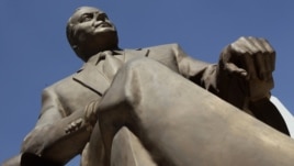 A life-size bronze statue of late Azerbaijani president Heydar Aliyev on Reforma Avenue in Mexico City, 03 Oct 2012