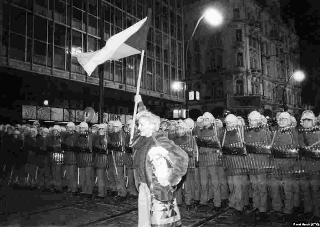 The turning point came on November 17, 1989, with the biggest protest for 20 years. Thousands of students marched peacefuly through the city center until they were stopped at Narodni (National) Street by a cordon of riot police.