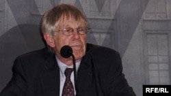 U.S.-- Johnson, Ross, a Senior Advisor to the RFE/RL President; Woodrow Wilson International Center, Washington, 25May2006.