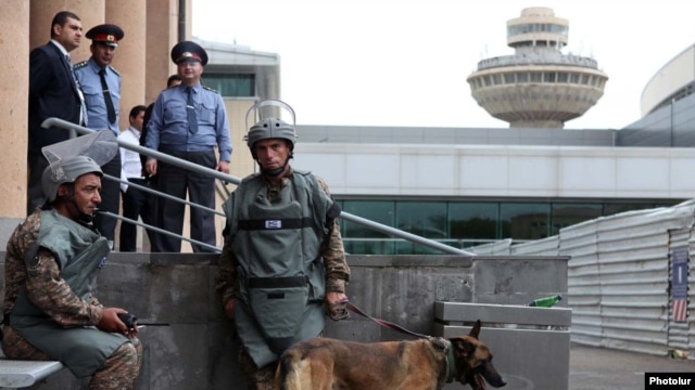 Armenian security forces during an operation at a Yerevan airport (archive photo)