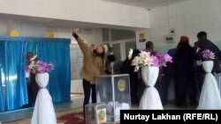 Алматы облысындағы сайлау учаскелерінің бірі. 20 наурыз 2016 жыл.