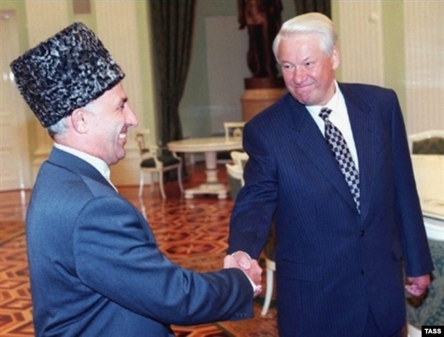Аслан Масхадов и Борис Ельцин в Кремле, 18 августа, за 2 недели до подписания Хасавюртовских соглашений