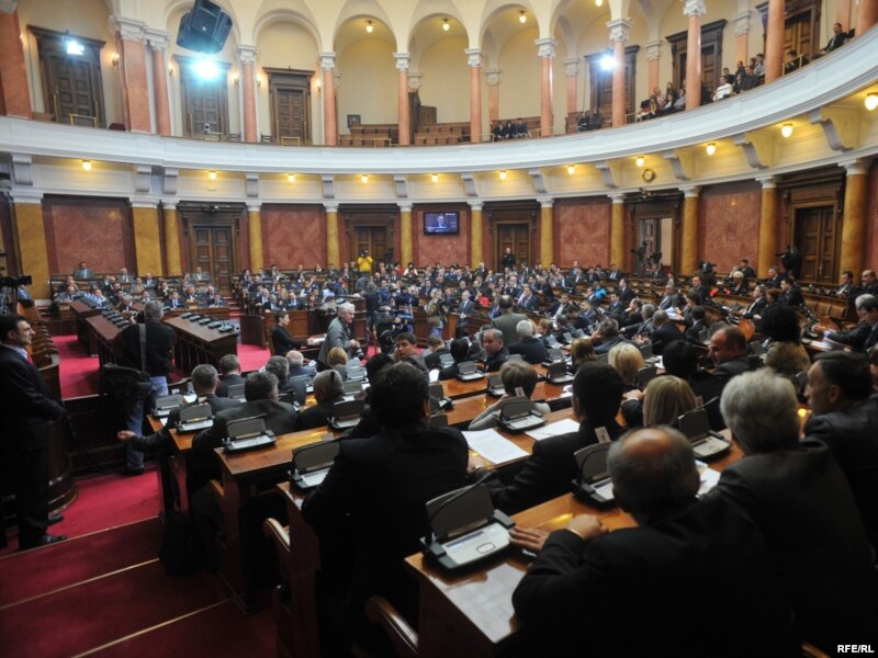 Је л' то „стабилна политичка ситуација", како каже власт, или прљава политичка туча Је л' то „стабилна политичка ситуација", како каже власт, или прљава политичка туча