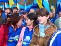 Yanukovych supporters in Kyiv (RFE/RL)