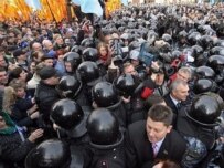 Riot police at the Constitutional Court today (AFP)