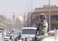 Polish soldiers patroling Karbala in 2003 (epa)