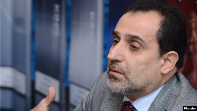Armenia -- Presidential candidate Aram Harutiunian at a press conference in Yerevan, 09Dec2013.