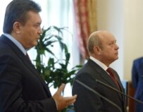 Ukrainian Prime Minister Viktor Yanukovych (left) with his Russian counterpart Mikhail Fradkov (ITAR-TASS)