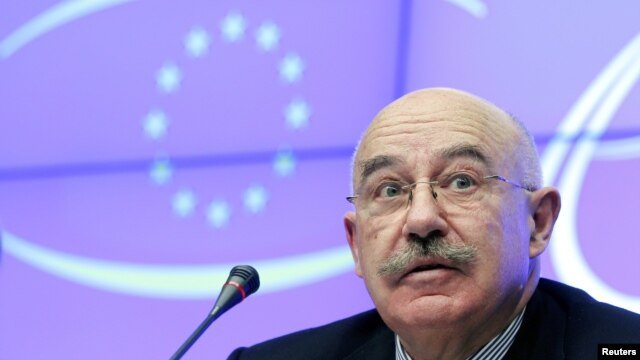 Belgium -- Hungarian Foreign Minister Janos Martonyi launches the programme of the Hungarian Presidency of the European Union at a news conference in Brussels, 20Dec2010