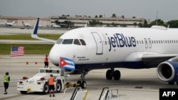 Кубаға келген JetBlue компаниясының ұшағы. 31 тамыз 2016 жыл.