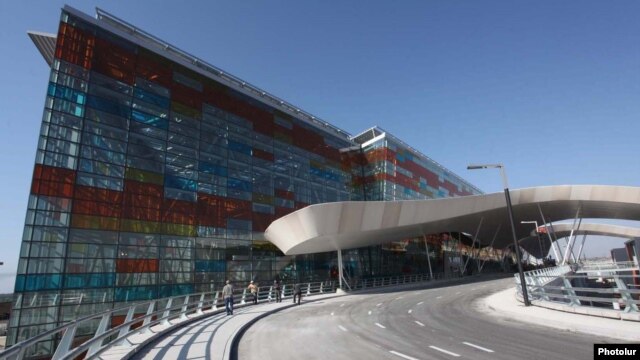 «Զվարթնոց» օդանավակայանը