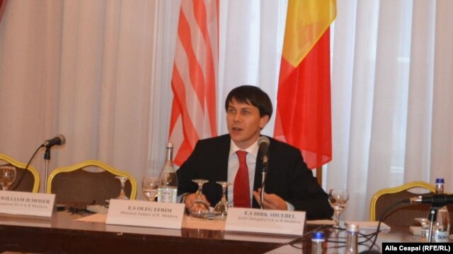 Oleg Efrim, ministrul justiției, la dezbaterea de la Chișinău