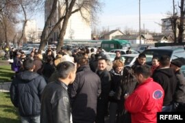 Opposition parties and NGOs organized a protest against pressure on broadcasters including RFE/RL's Kyrgyz Service, on March 15.