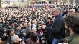 Armenia - Opposition leader Raffi Hovannisian addresses supporters in Vanadzor, 23Feb2013.