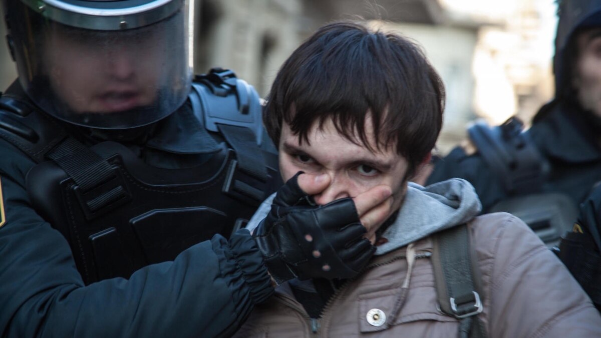 Men Handgagged