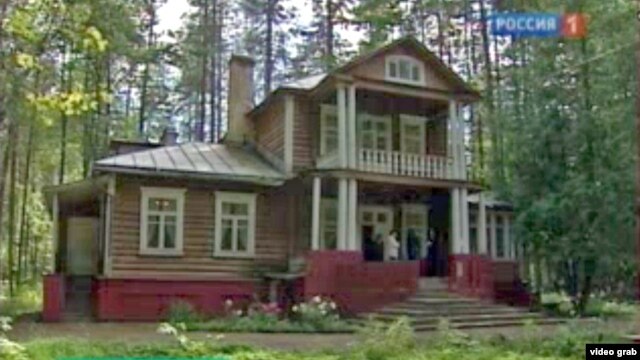 Kyrgyz writer Chingiz Aitmatov spent 20 years at this cottage in Peredelkino.