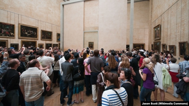 Gužva u Louvreu oko slike Mona Lisa