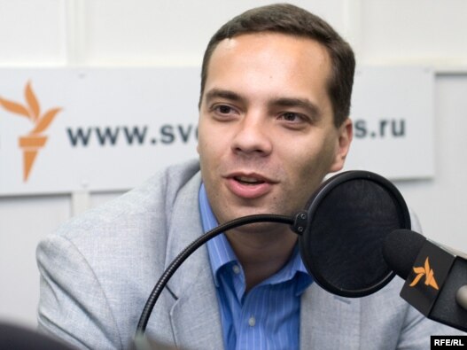 Владимир Милов